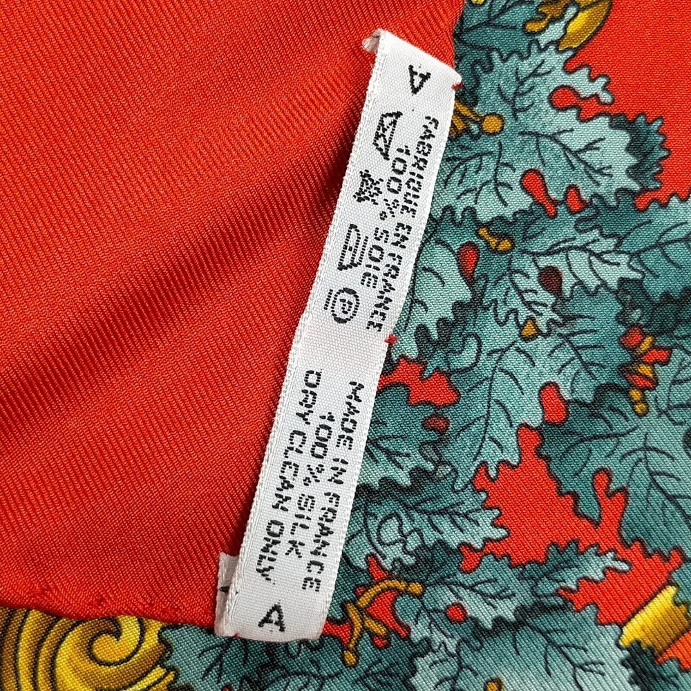 Authentic  Hermes scarf Carre 90 Reds Silk100% - Picture 4 of 10